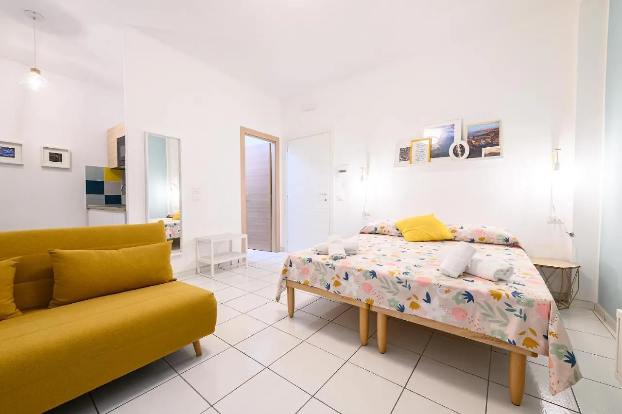 L'Aurora Apartments Naples