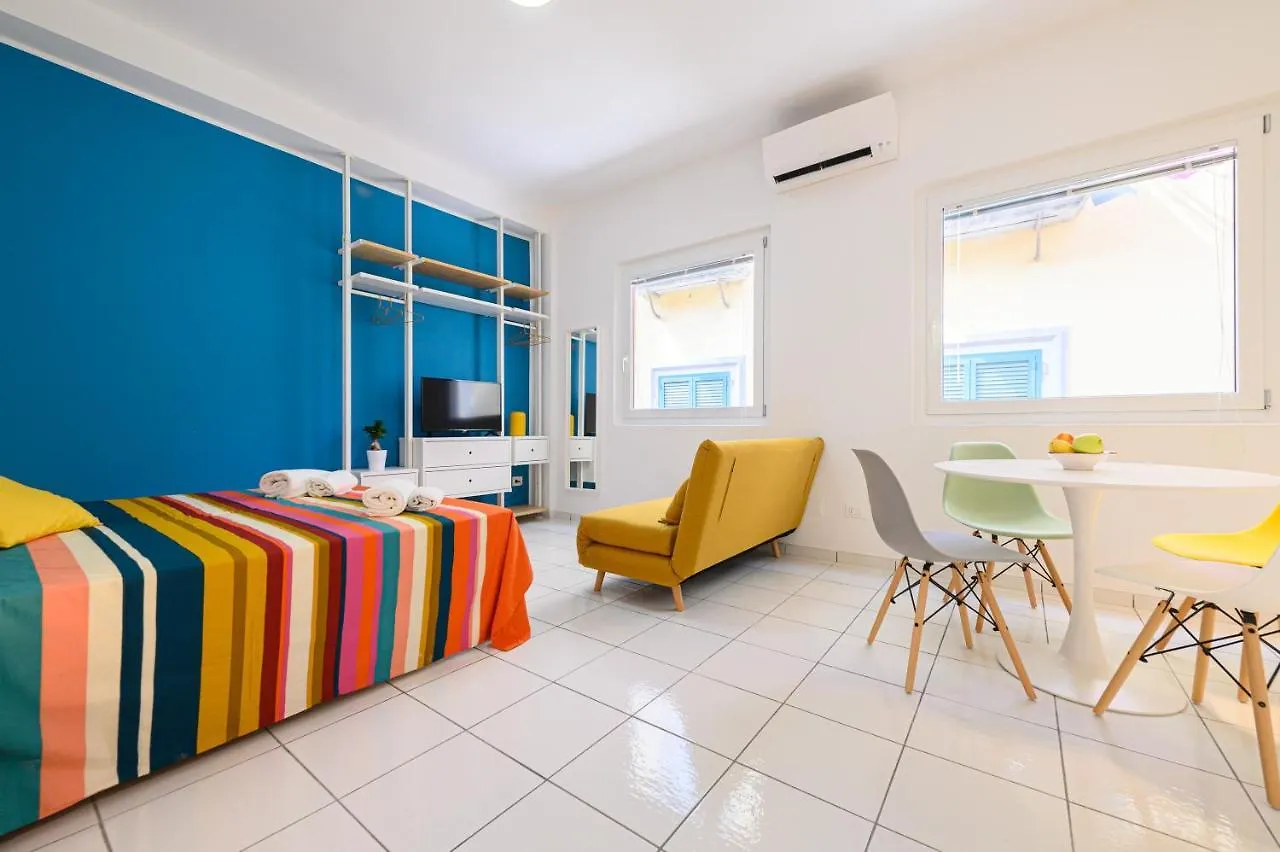 L'Aurora Apartments Naples 0*,  Italy