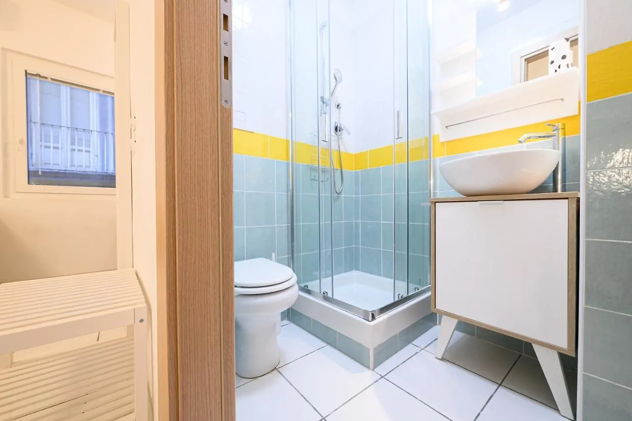 L'Aurora Apartments Naples