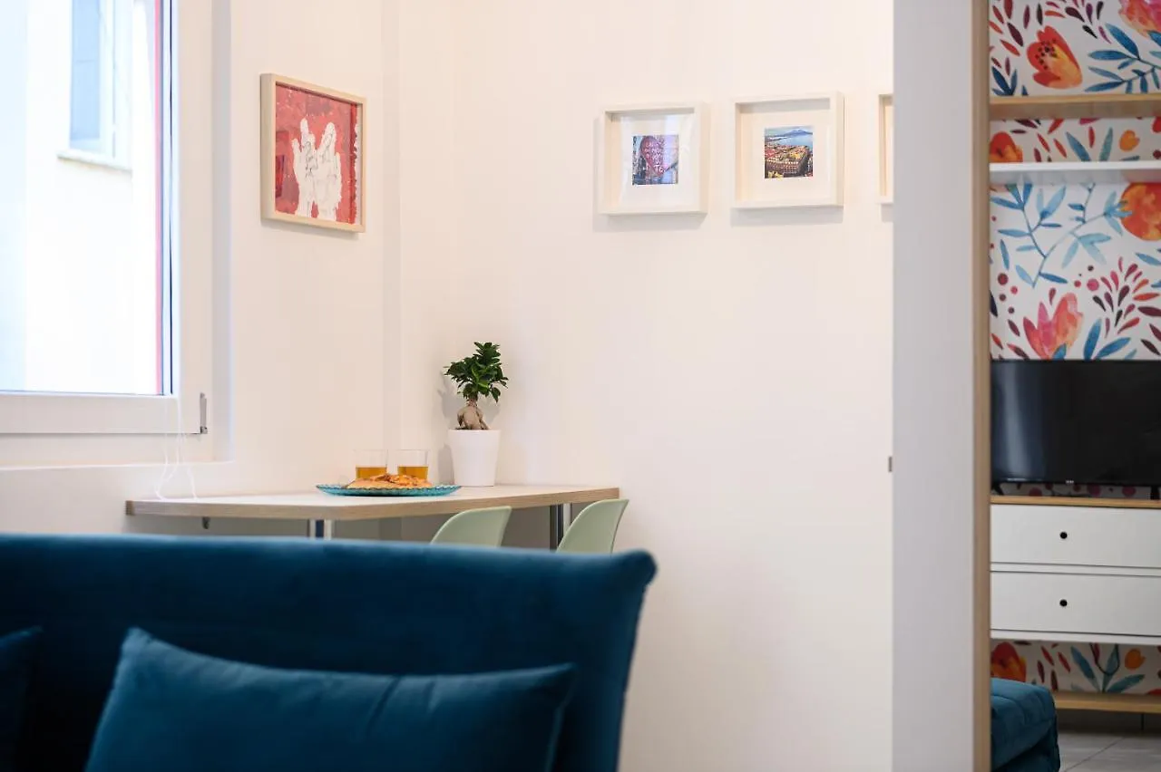 L'Aurora Apartments Naples
