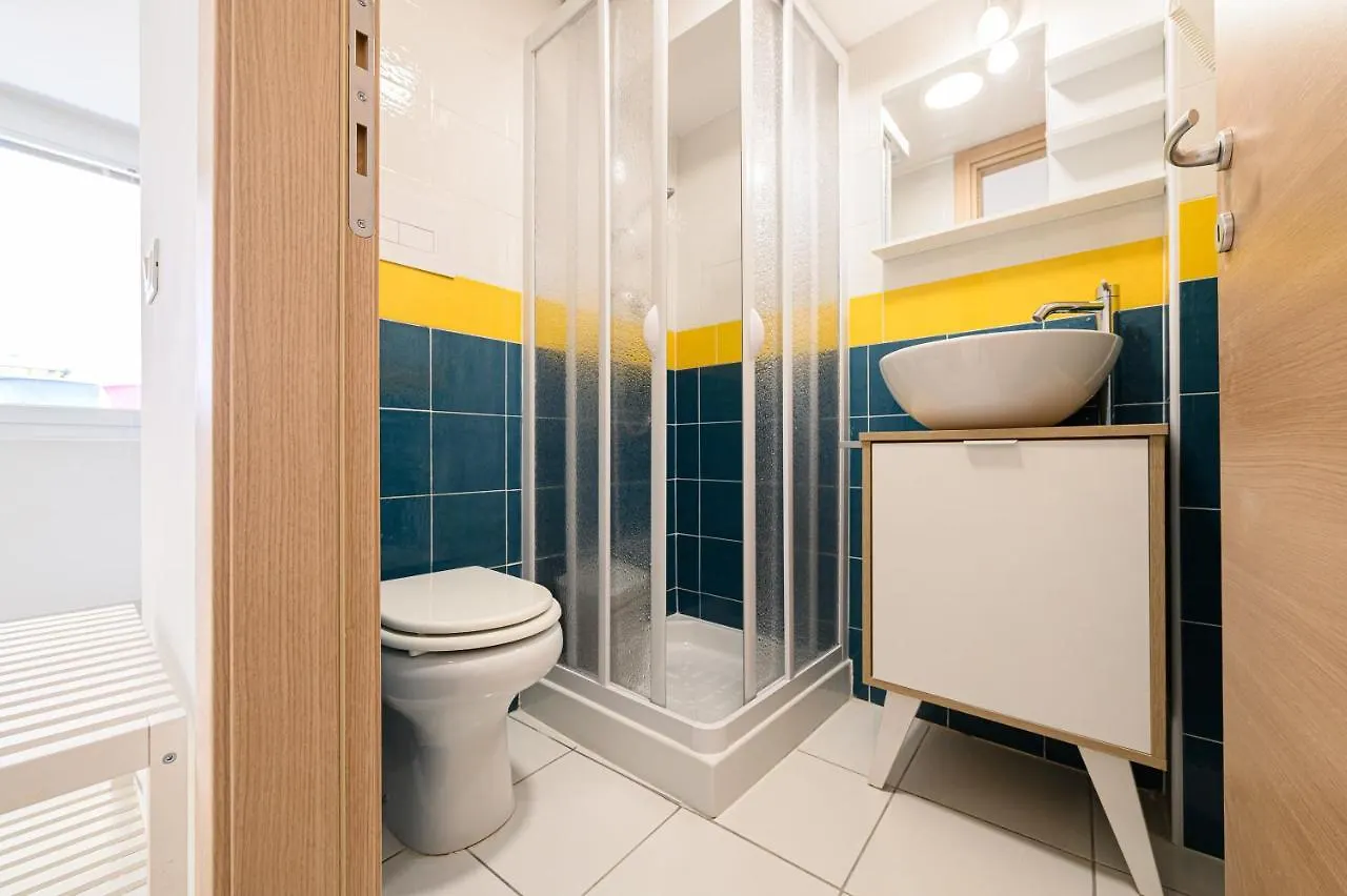 L'Aurora Apartments Naples