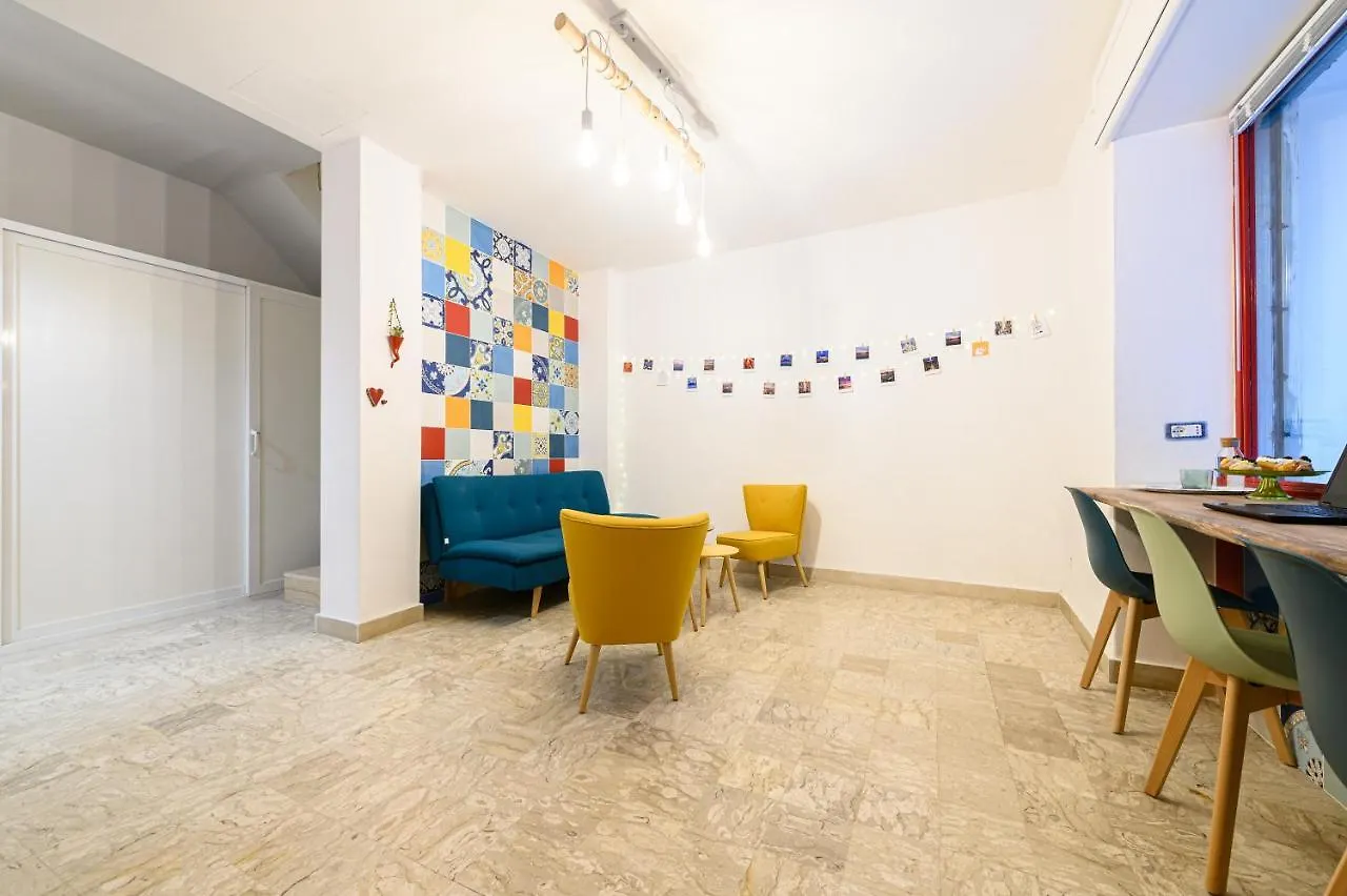 L'Aurora Apartments Naples
