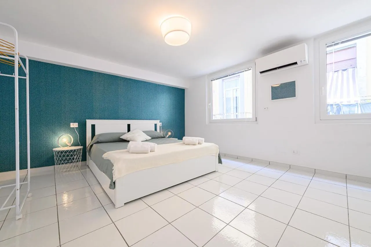 L'Aurora Apartments Naples Italy